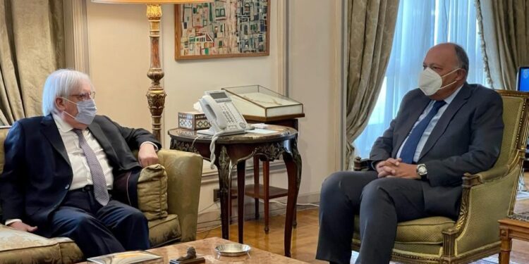 Choucri et Griffiths examinent les efforts pour un règlement politique au Yémen 2 - Le Progrès Egyptien Choucri et Griffiths examinent les efforts pour un règlement politique au Yémen 1 - Le Progrès Egyptien