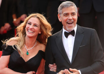 Roberts et Clooney dans “Ticket To Paradise”