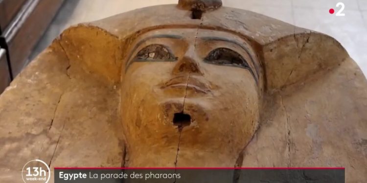 Impressionnante procession de momies au Caire 1 - Le Progrès Egyptien