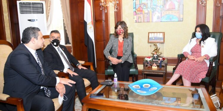 Immigration : Rencontres virtuelles entre les jeunes parlementaires d’Egypte, de Grèce et de Chypre 2 - Le Progrès Egyptien Immigration : Rencontres virtuelles entre les jeunes parlementaires d’Egypte, de Grèce et de Chypre 1 - Le Progrès Egyptien