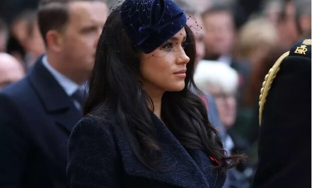 Meghan rend hommage au prince Philip par des fleurs et une lettre manuscrite 2 - Le Progrès Egyptien Meghan rend hommage au prince Philip par des fleurs et une lettre manuscrite 1 - Le Progrès Egyptien