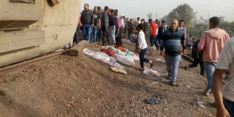 Toukh : Déraillement de train, Madbouli suit la situation 2 - Le Progrès Egyptien Toukh : Déraillement de train, Madbouli suit la situation 1 - Le Progrès Egyptien