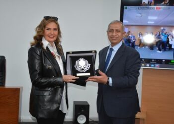 Yousra honorée à l’Académie arabe pour la science