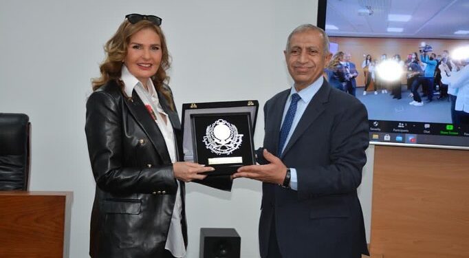 Yousra honorée à l’Académie arabe pour la science 2 - Le Progrès Egyptien Yousra honorée à l’Académie arabe pour la science 1 - Le Progrès Egyptien