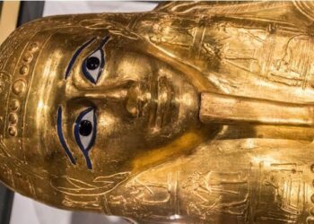 Le sarcophage doré du prêtre Negm Ankh