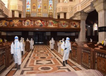 Messe de Pâques : Les Forces armées désinfectent les églises d’Egypte