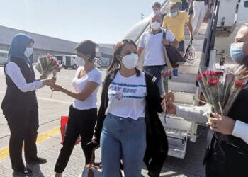 Mer Rouge : Touristes et fêtards affluent