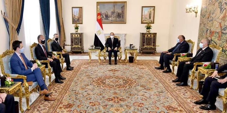 Al-Sissi reçoit l'émissaire américain pour la Corne de l'Afrique 2 - Le Progrès Egyptien Al-Sissi reçoit l'émissaire américain pour la Corne de l'Afrique 1 - Le Progrès Egyptien