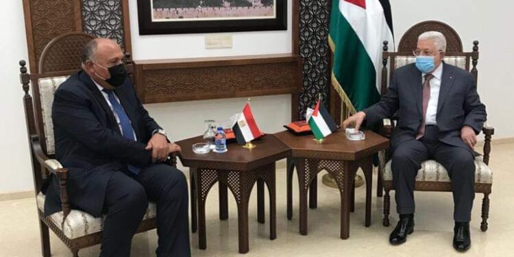 Choucri : Un message de pleine solidarité d’Al-Sissi à Abbas 2 - Le Progrès Egyptien Choucri : Un message de pleine solidarité d’Al-Sissi à Abbas 1 - Le Progrès Egyptien