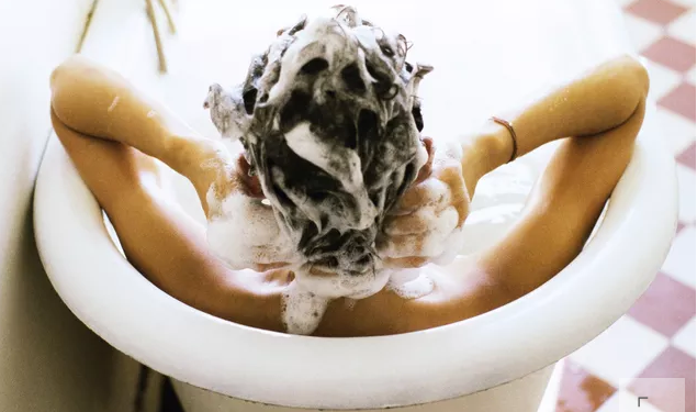 Se laver les cheveux au quotidien est déconseillé 2 - Le Progrès Egyptien Se laver les cheveux au quotidien est déconseillé 1 - Le Progrès Egyptien