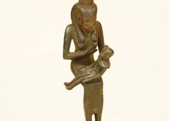 Isis allaitant Horus