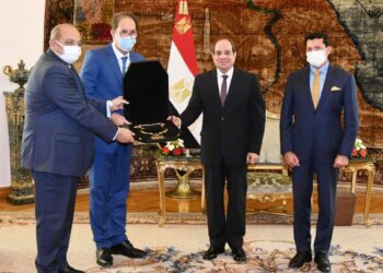 L’insigne du mérite de l’ACNOA décerné au président Al-Sissi