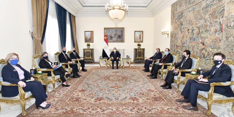 Al-Sissi s’entretient avec le Secrétaire d’Etat américain en visite au Caire Egypte / Etats-Unis : Totale convergence des vues 2 - Le Progrès Egyptien Al-Sissi s’entretient avec le Secrétaire d’Etat américain en visite au Caire Egypte / Etats-Unis : Totale convergence des vues 1 - Le Progrès Egyptien