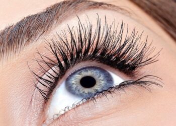 La teinture de cils pour intensifier son regard