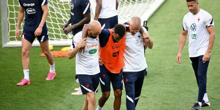 Les bobos des Bleus inquiètent avant la “Nati" 1 - Le Progrès Egyptien