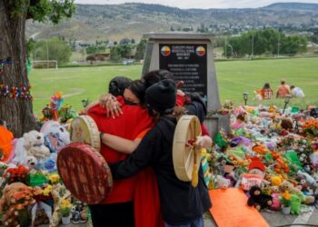 Après de nouvelles découvertes de tombes