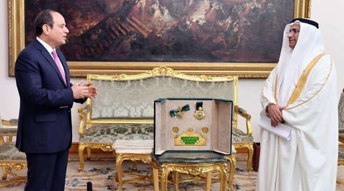 Parlement arabe : L'insigne du Commandant décerné au Président Al-Sissi 2 - Le Progrès Egyptien Parlement arabe : L'insigne du Commandant décerné au Président Al-Sissi 1 - Le Progrès Egyptien