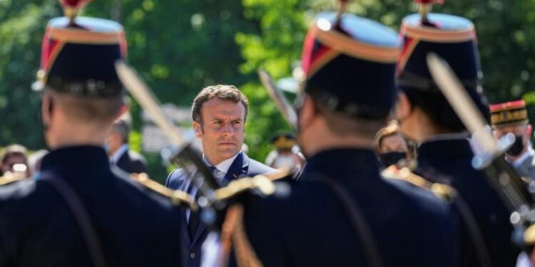Macron commémore l’appel du 18 juin avec deux illustres vétérans 2 - Le Progrès Egyptien Macron commémore l’appel du 18 juin avec deux illustres vétérans 1 - Le Progrès Egyptien