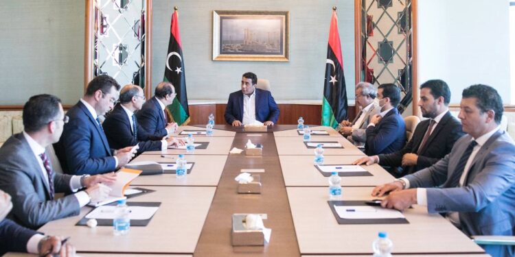 Abbas Kamel s'entretient avec le chef du conseil présidentiel libyen 1 - Le Progrès Egyptien