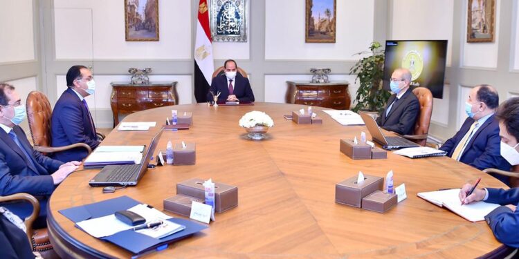 Le Président examine des projets du secteur pétrolier 1 - Le Progrès Egyptien