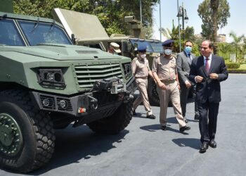 Al-Sissi  examine avec le  ministre  de  la  Défense la performance des Forces armées