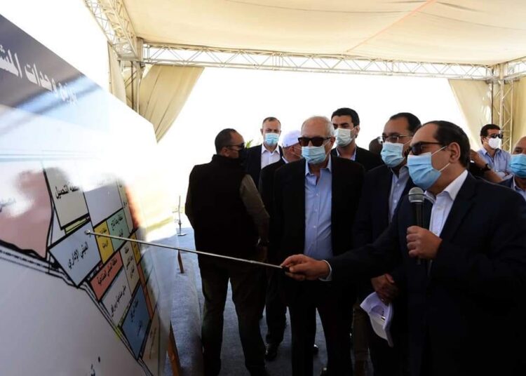 Zone économique du Canal de Suez : Madbouli suit les projets en cours