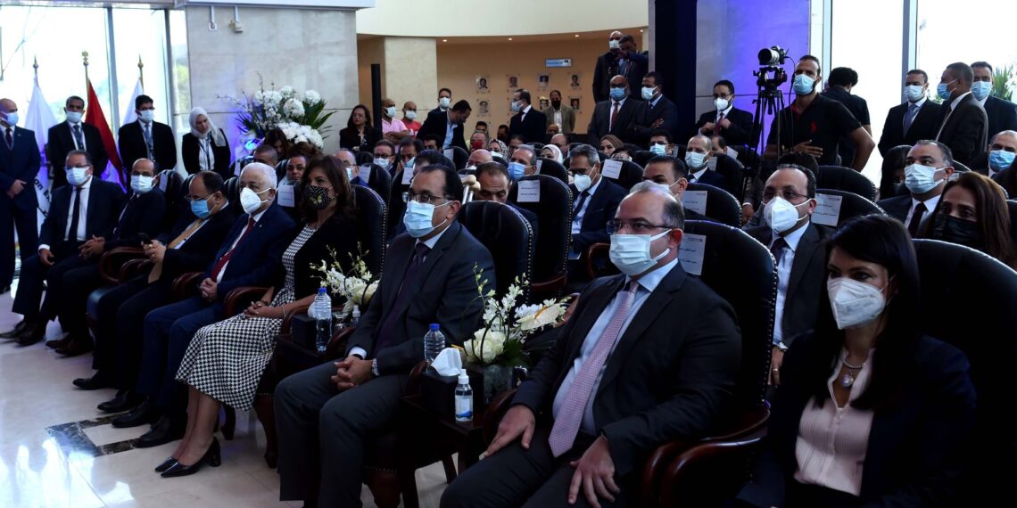 Madbouli assiste à la séance d’ouverture de la Bourse 1 - Le Progrès Egyptien