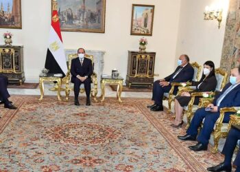 Al-Sissi discute des opportunités d’investissement avec le ministre français de l’Economie et des Finances