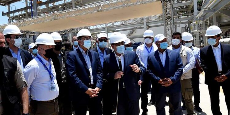 Madbouli inspecte le terminal "Sonker" à Ain Sokhna 1 - Le Progrès Egyptien