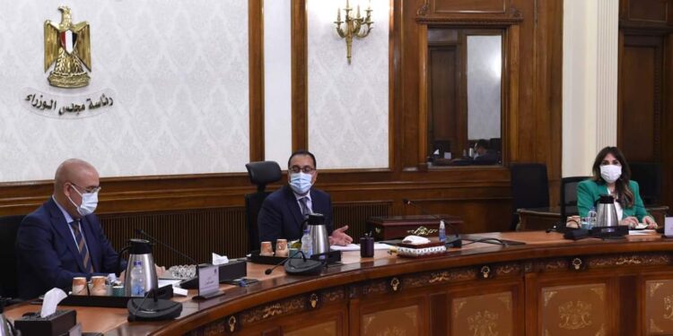 Madbouli suit les projets des "communautés urbaines" 1 - Le Progrès Egyptien