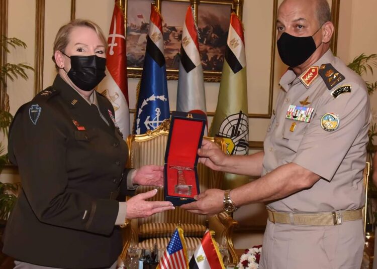 Le ministre de la Défense reçoit le commandant de la Garde nationale US