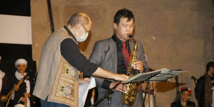 FIT : L'ambassadeur sud-coréen joue des pièces d'art égyptiennes 1 - Le Progrès Egyptien