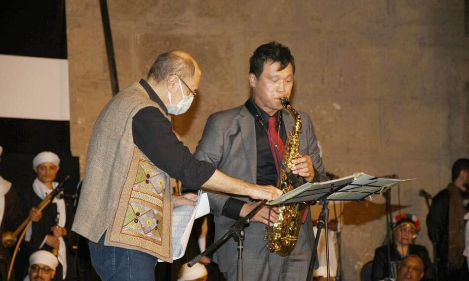 FIT : L'ambassadeur sud-coréen joue des pièces d'art égyptiennes 1 - Le Progrès Egyptien