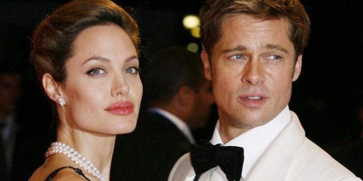Angelina Jolie: La guerre avec Brad Pitt est “loin d’être finie” 2 - Le Progrès Egyptien Angelina Jolie: La guerre avec Brad Pitt est “loin d’être finie” 1 - Le Progrès Egyptien