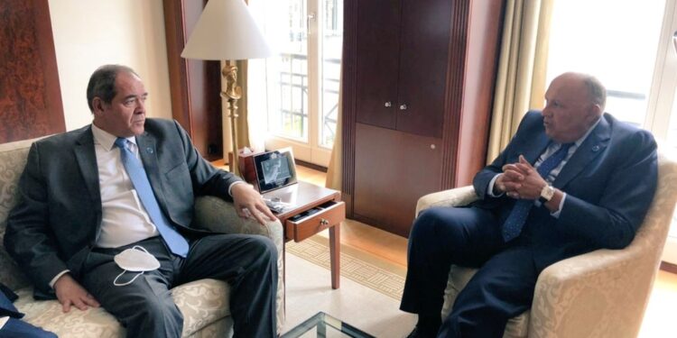 Choucri s'entretient avec son homologue algérien à Berlin 2 - Le Progrès Egyptien Choucri s'entretient avec son homologue algérien à Berlin 1 - Le Progrès Egyptien