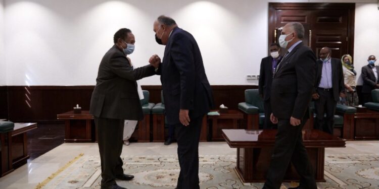 Choucri et Abdel Aati à Khartoum pour discuter du Barrage éthiopien 2 - Le Progrès Egyptien Choucri et Abdel Aati à Khartoum pour discuter du Barrage éthiopien 1 - Le Progrès Egyptien