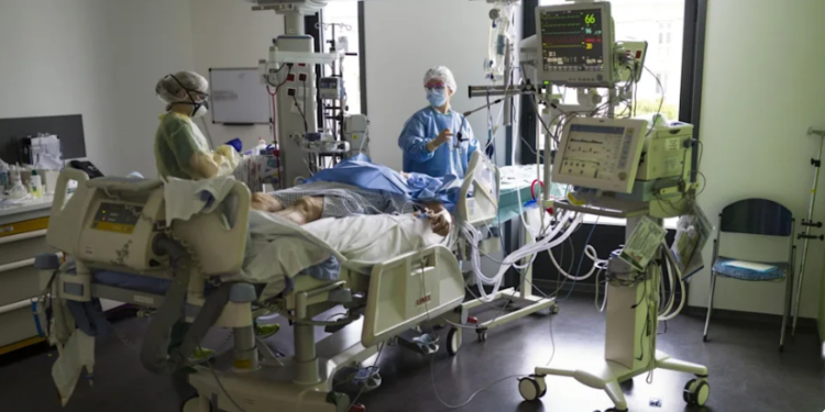 Covid-19 : Bientôt moins de 9.000 hospitalisés en France 1 - Le Progrès Egyptien