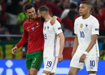 Les Bleus finissent en tête après un sommet d’intensité contre Ronaldo