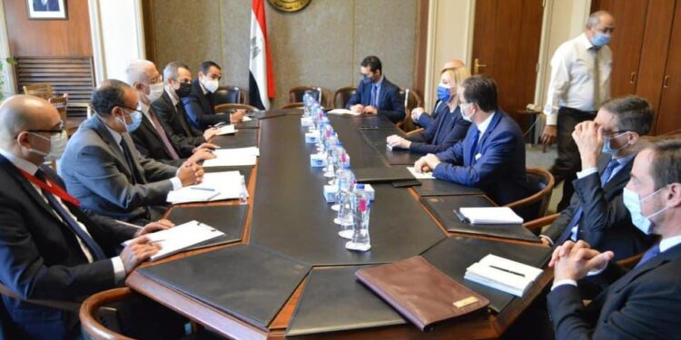 AE: L'Egypte et la France examinent leurs relations distinguées 1 - Le Progrès Egyptien