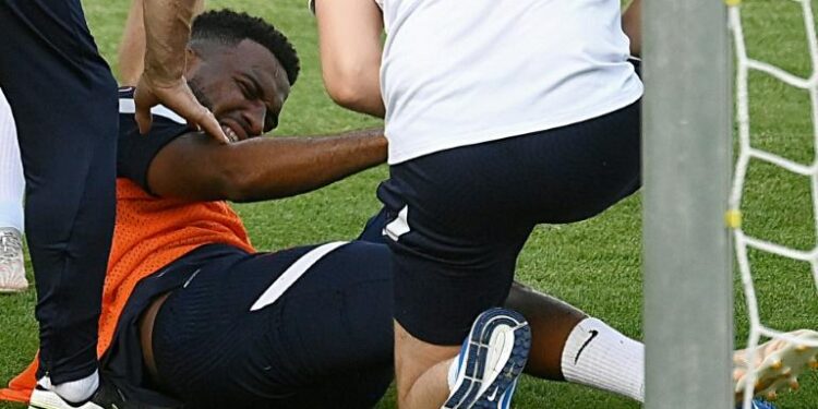 Chez les Bleus, cascade de blessés avant les huitièmes 2 - Le Progrès Egyptien Chez les Bleus, cascade de blessés avant les huitièmes 1 - Le Progrès Egyptien