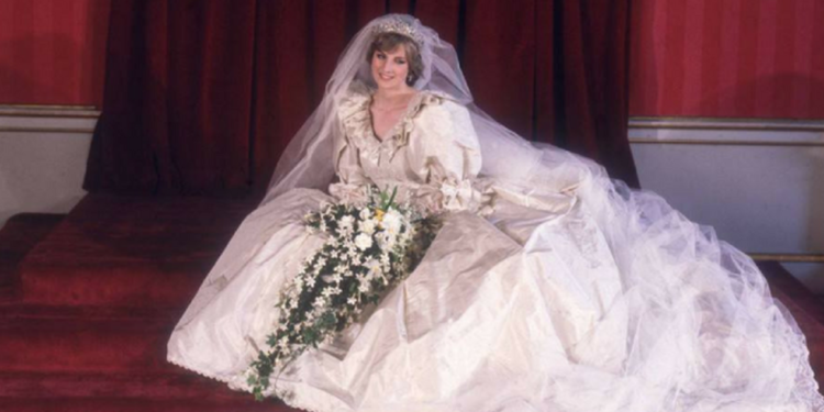 La robe de mariage de Diana au centre d’une exposition à Londres 2 - Le Progrès Egyptien La robe de mariage de Diana au centre d’une exposition à Londres 1 - Le Progrès Egyptien