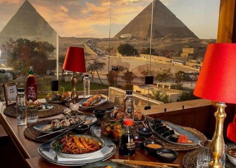 Déjeuner au pied des Pyramides ! 1 - Le Progrès Egyptien