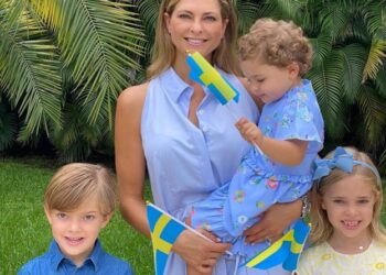 La princesse Madeleine de retour en Suède avec ses trois enfants