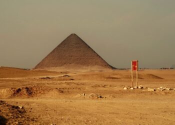 La “Pyramide Rouge”, un chef-d’oeuvre à voir absolument !