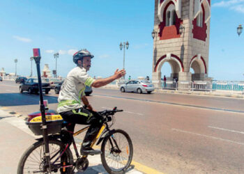 Alexandrie : Des jeunes à vélo pour organiser la circulation