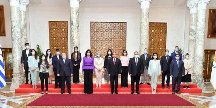 Al-Sissi avec une délégation de jeunes grecs et chypriotes : 1 - Le Progrès Egyptien