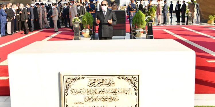 Al-Sissi à la tête des funéraillesmilitaires de Jihane Al-Sadate 2 - Le Progrès Egyptien Al-Sissi à la tête des funéraillesmilitaires de Jihane Al-Sadate 1 - Le Progrès Egyptien