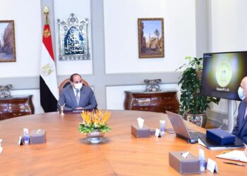 Al Sissi examine les activités de la Banque Centrale