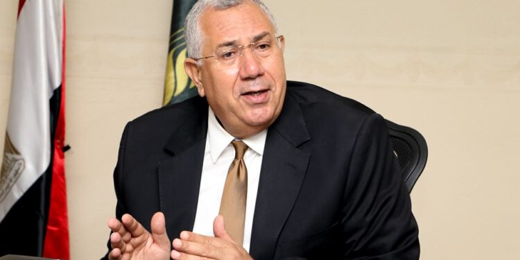 Le ministre de l'Agriculture souligne les directives d'Al Sissi pour préserver les terres agricoles 2 - Le Progrès Egyptien Le ministre de l'Agriculture souligne les directives d'Al Sissi pour préserver les terres agricoles 1 - Le Progrès Egyptien