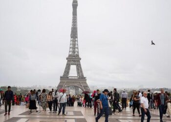 La Tour Eiffel de nouveau en vie